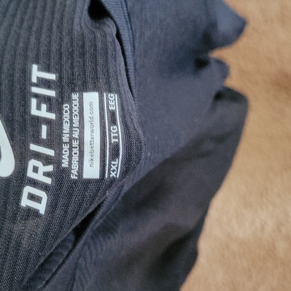 NIKE TOP - Picture 3 of 3